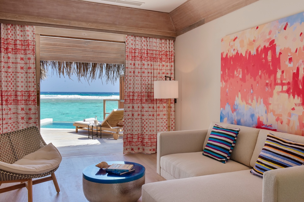 content/hotel/Kanuhura/Accommondation/Grand Water Pool Villa Sunrise/Kanuhura-Acc-GrandWaterVillaPool-09.jpg